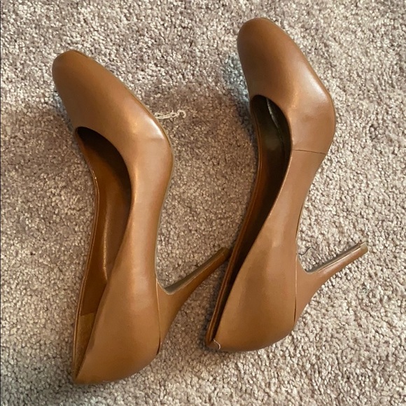 Jessica Simpson Brown/Tan High Heels - Picture 7 of 7